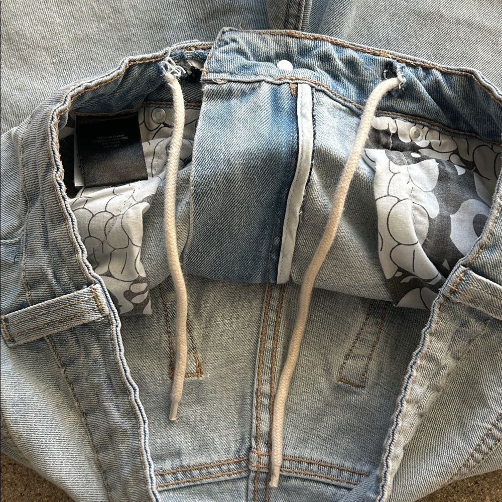 Empyre Classic Light Blue Jeans - Picture 5 of 8